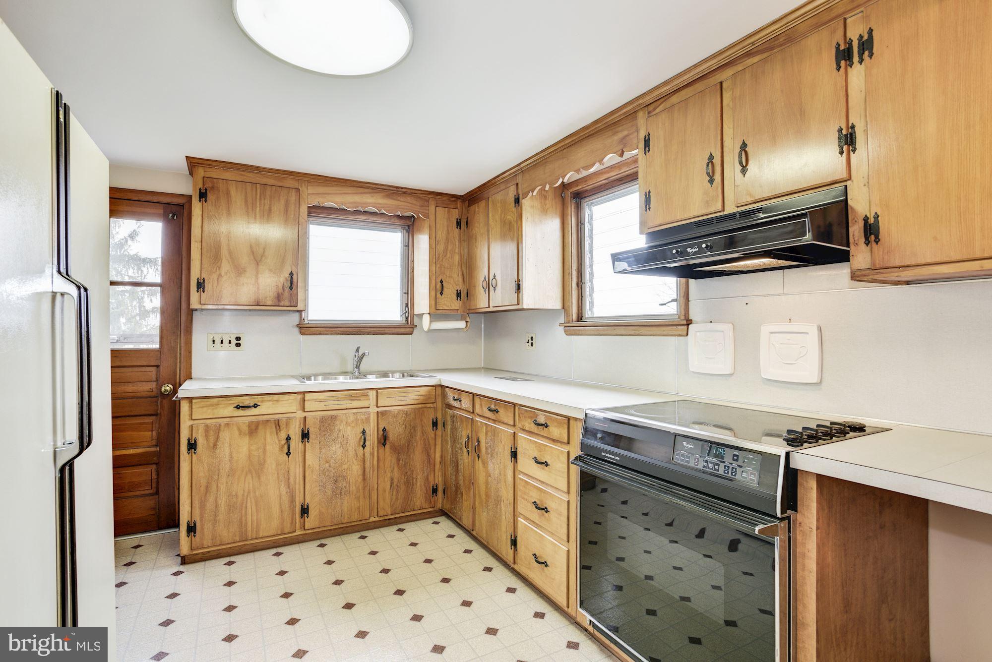 4200 Black Rock Road Hampstead, MD 21074 - Photo 8 of 28 Eat-In Kitchen