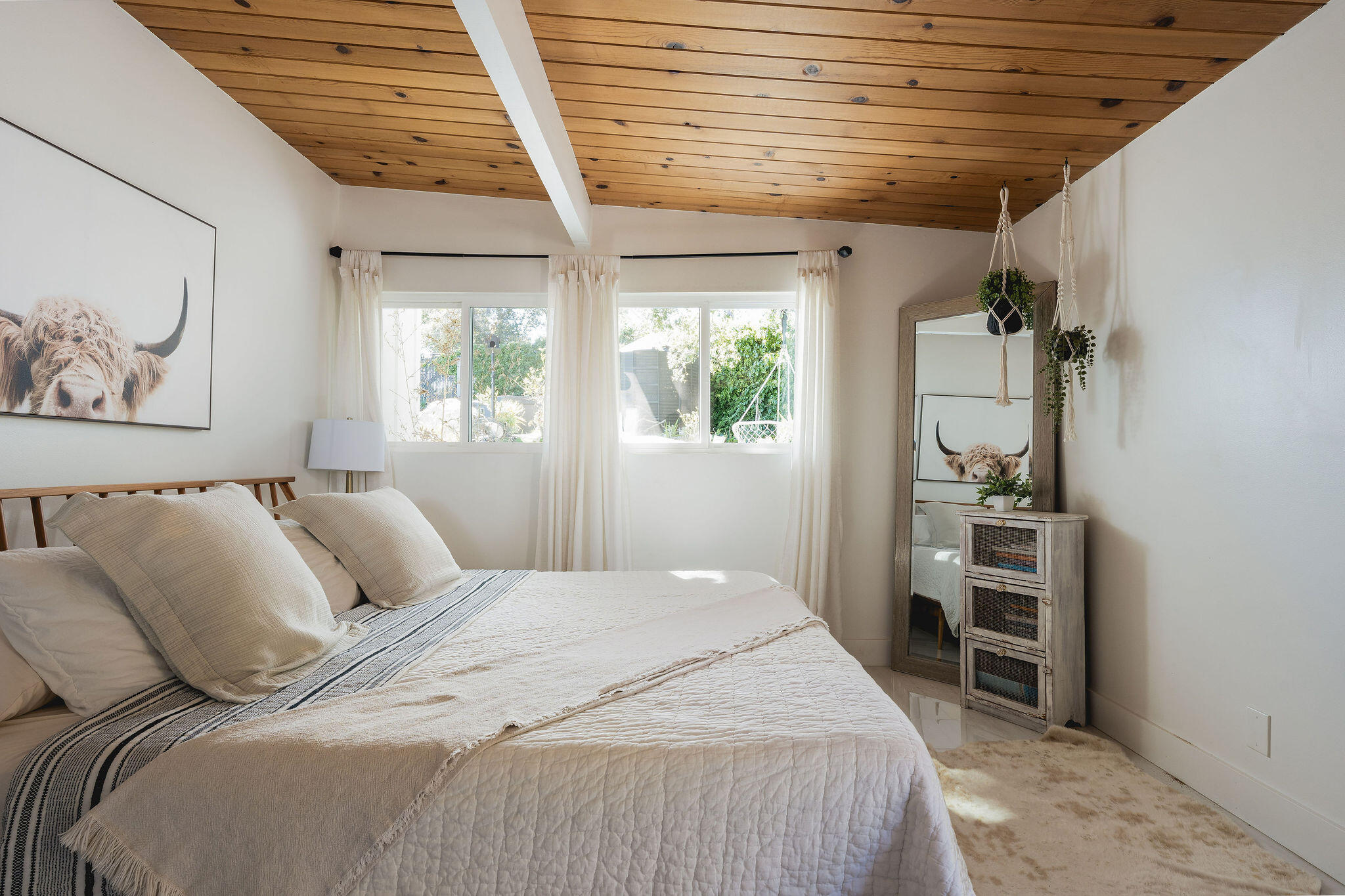 4825 Rim Road Santa Barbara, CA 93105 - Photo 22 of 36 2nd bedroom