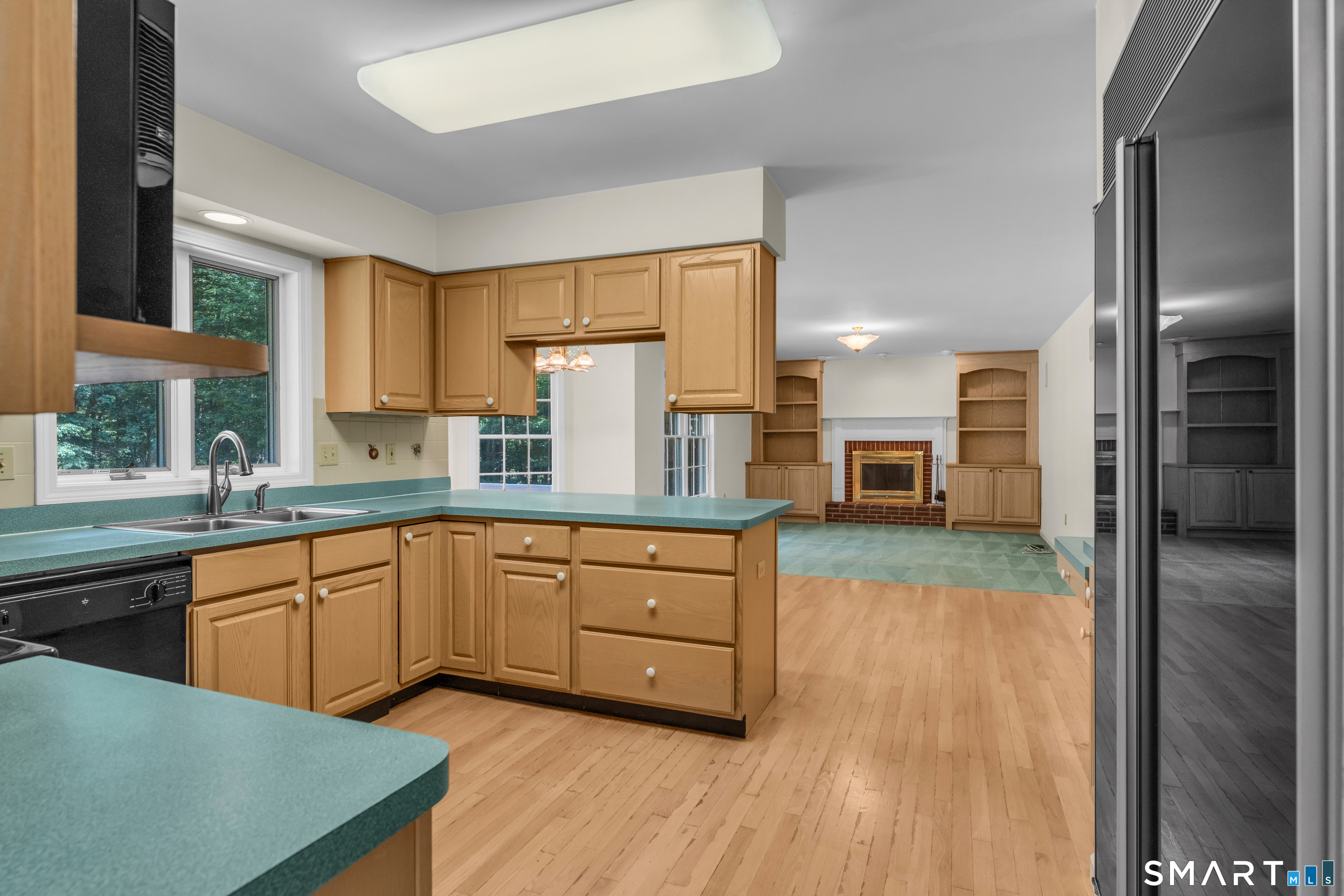 46 Spring Rock Road East Lyme, CT 06333 - Photo 10 of 40