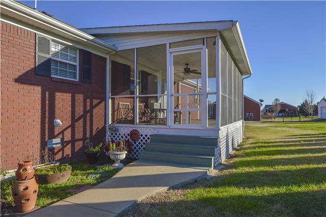 2212 Crescentview Road Pulaski, TN 38478 - Photo 4 of 20