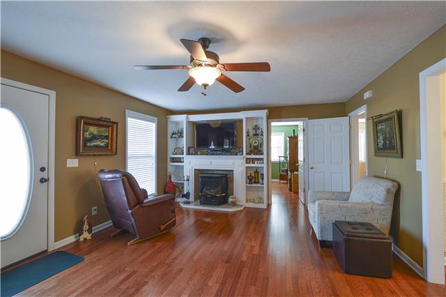 2212 Crescentview Road Pulaski, TN 38478 - Photo 6 of 20