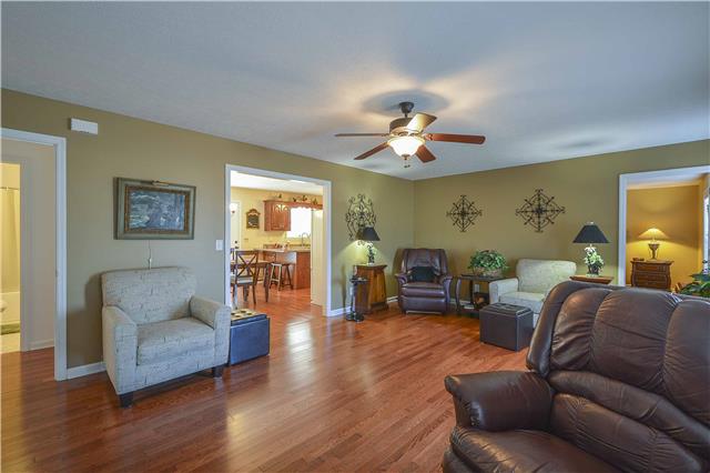 2212 Crescentview Road Pulaski, TN 38478 - Photo 7 of 20