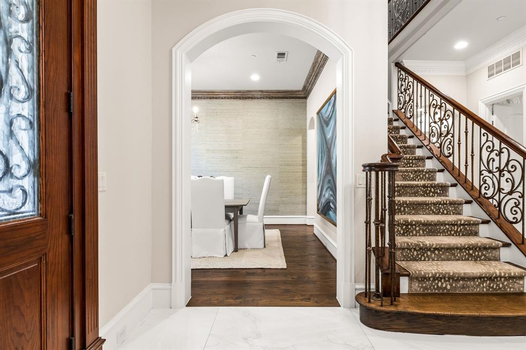 48 Kennington Court Dallas, TX 75248 - Photo 4 of 40