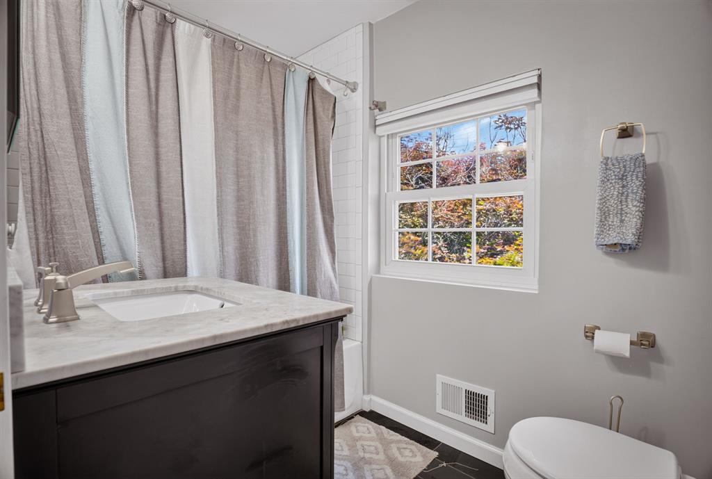 514 Edgeridge Road Pittsburgh, PA 15234 - Photo 20 of 37 Gallery Image 20