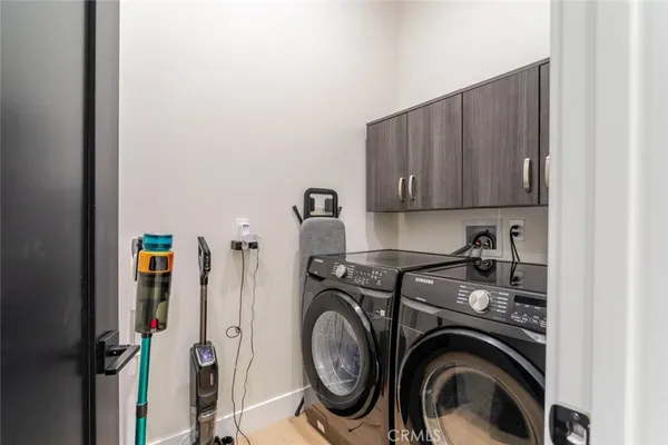 $1,850,000 | 7714 Lasaine Avenue, Northridge, CA 91325