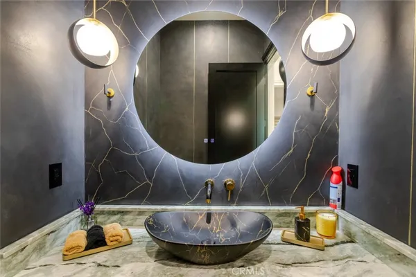 $1,850,000 | 7714 Lasaine Avenue, Northridge, CA 91325