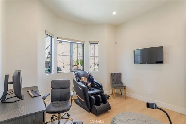 $1,850,000 | 7714 Lasaine Avenue, Northridge, CA 91325