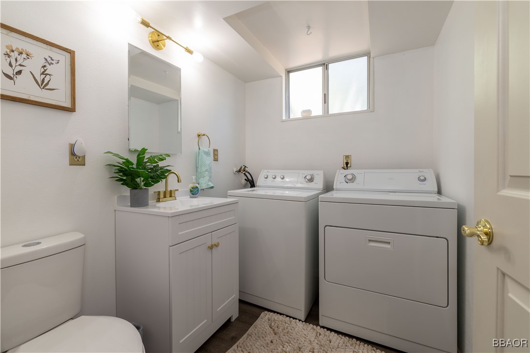 753 Maple Lane Sugarloaf, CA 92386 - Photo 41 of 50 a utility room with dryer and washer
