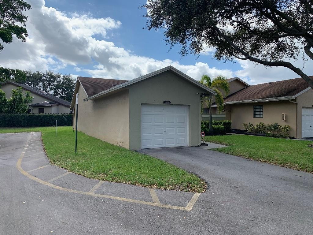 5370 Gate Lake Road Tamarac, FL 33319 - Photo 2 of 3 Photo 2