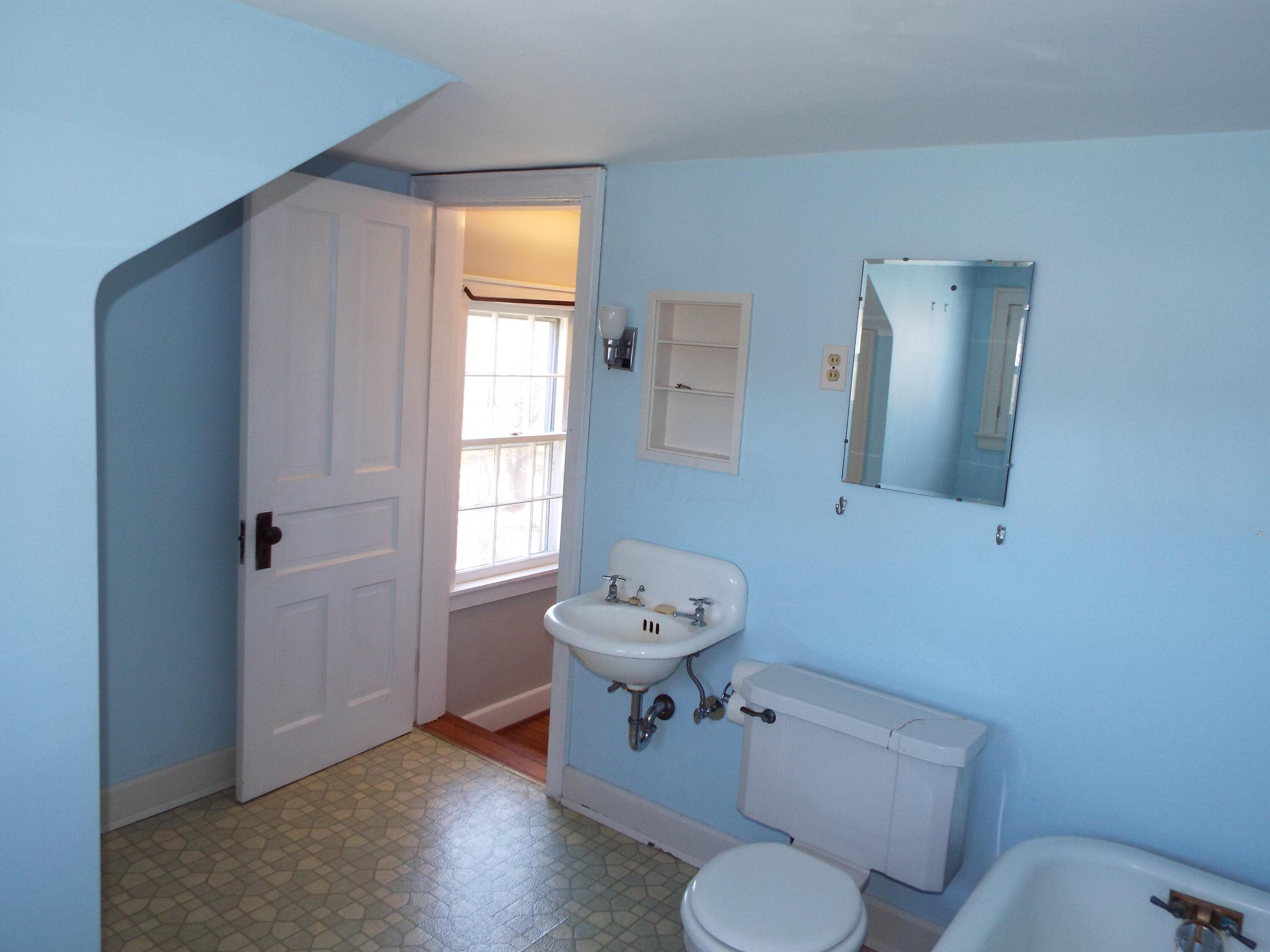 3740 Hebbardsville Road Albany, OH 45710 - Photo 48 of 50 Upstairs bath 2