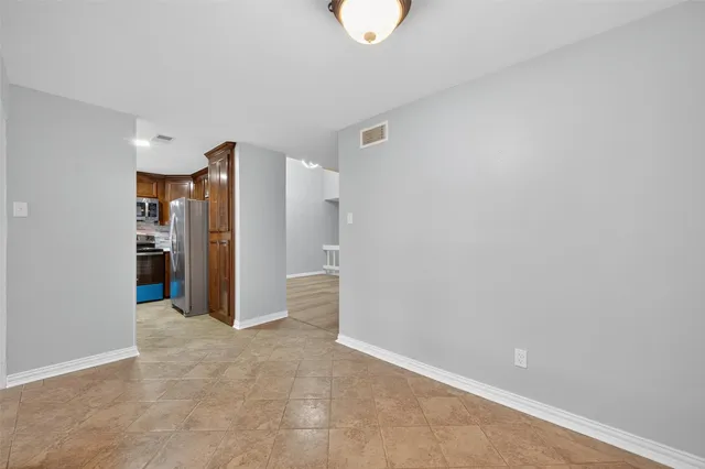 $2,395 | 11504 Village Pl Drive, Unit 107, Houston, TX 77077