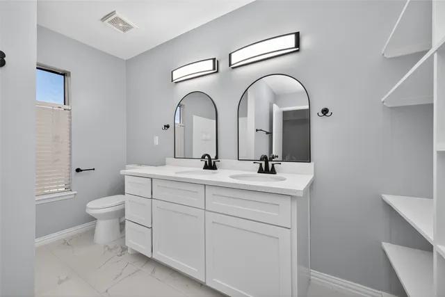 $2,395 | 11504 Village Pl Drive, Unit 107, Houston, TX 77077