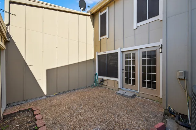 $2,395 | 11504 Village Pl Drive, Unit 107, Houston, TX 77077