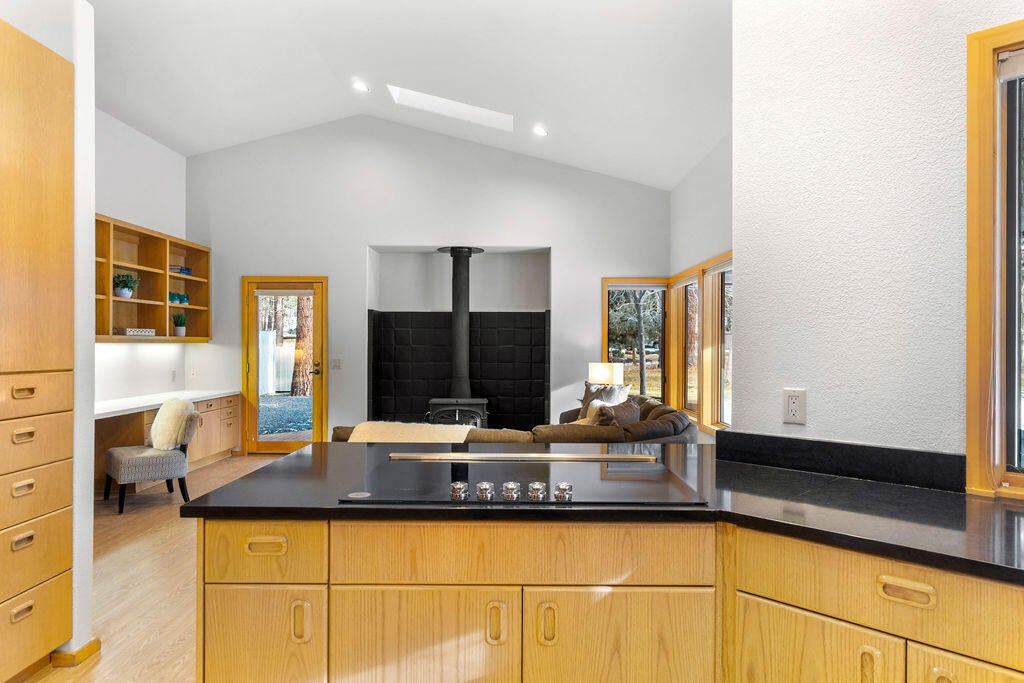 60013 West Ridgeview Drive Bend, OR 97702 - Photo 16 of 43 Kitchen