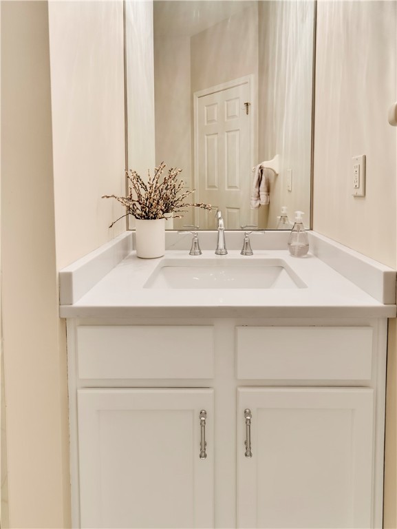 8 Claridge Circle Penfield, NY 14580 - Photo 17 of 47 1st floor full bath