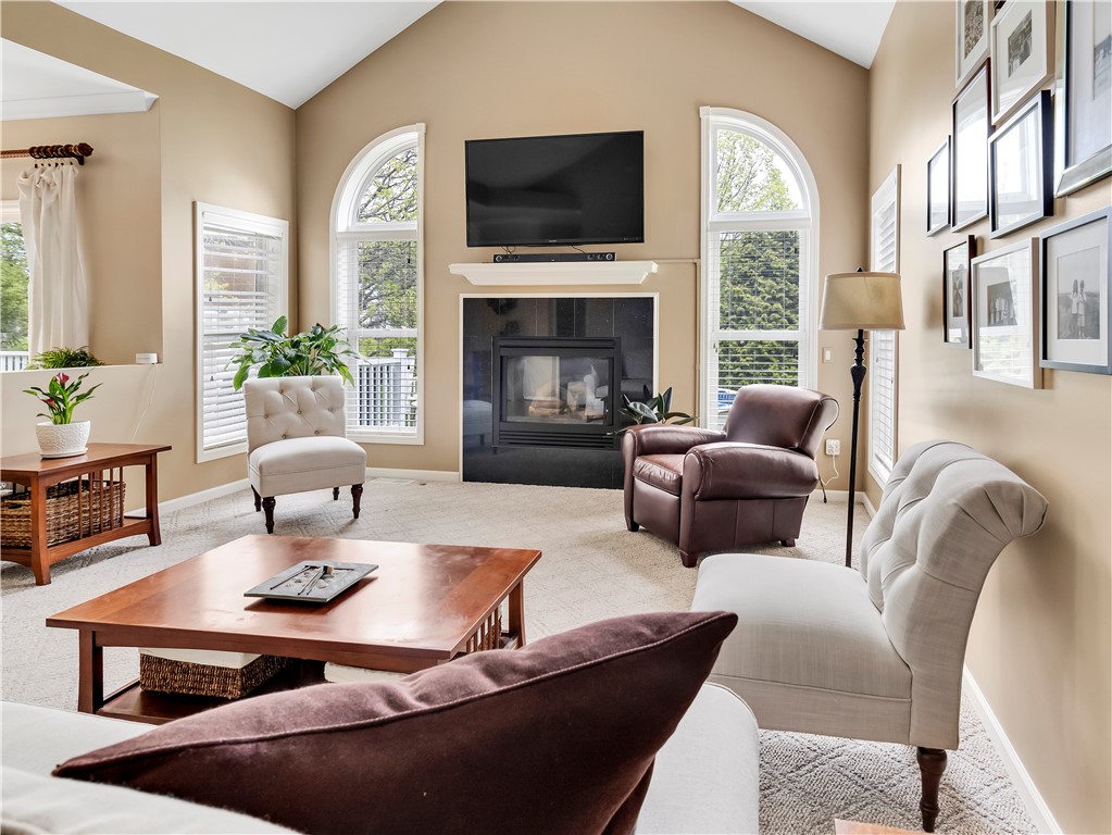 8 Claridge Circle Penfield, NY 14580 - Photo 19 of 47