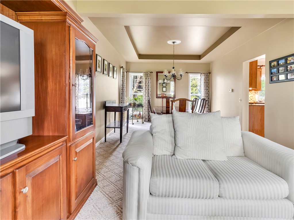 8 Claridge Circle Penfield, NY 14580 - Photo 21 of 47