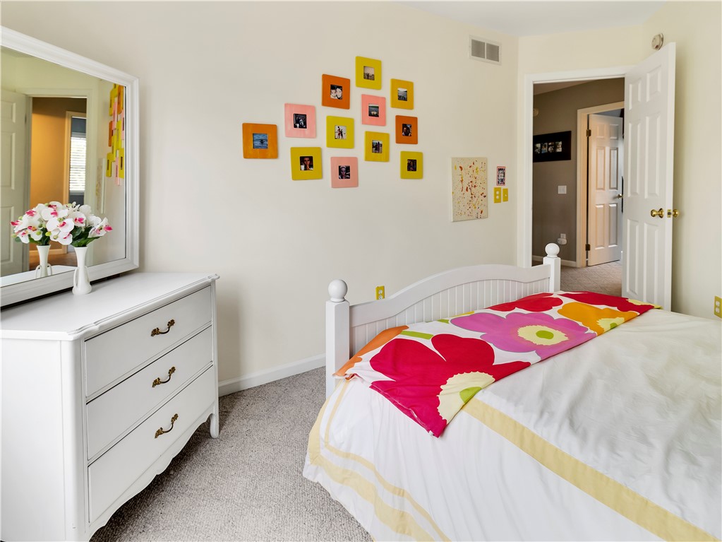 8 Claridge Circle Penfield, NY 14580 - Photo 31 of 47 Bedroom 4