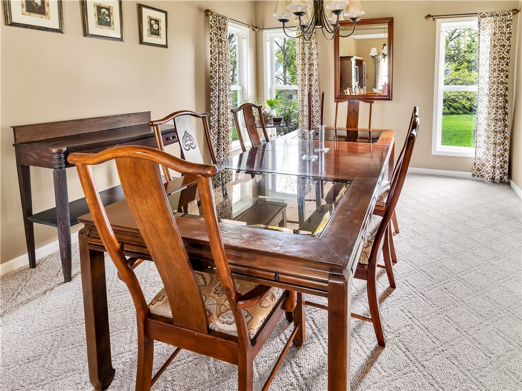8 Claridge Circle Penfield, NY 14580 - Photo 8 of 47 Large dining space.