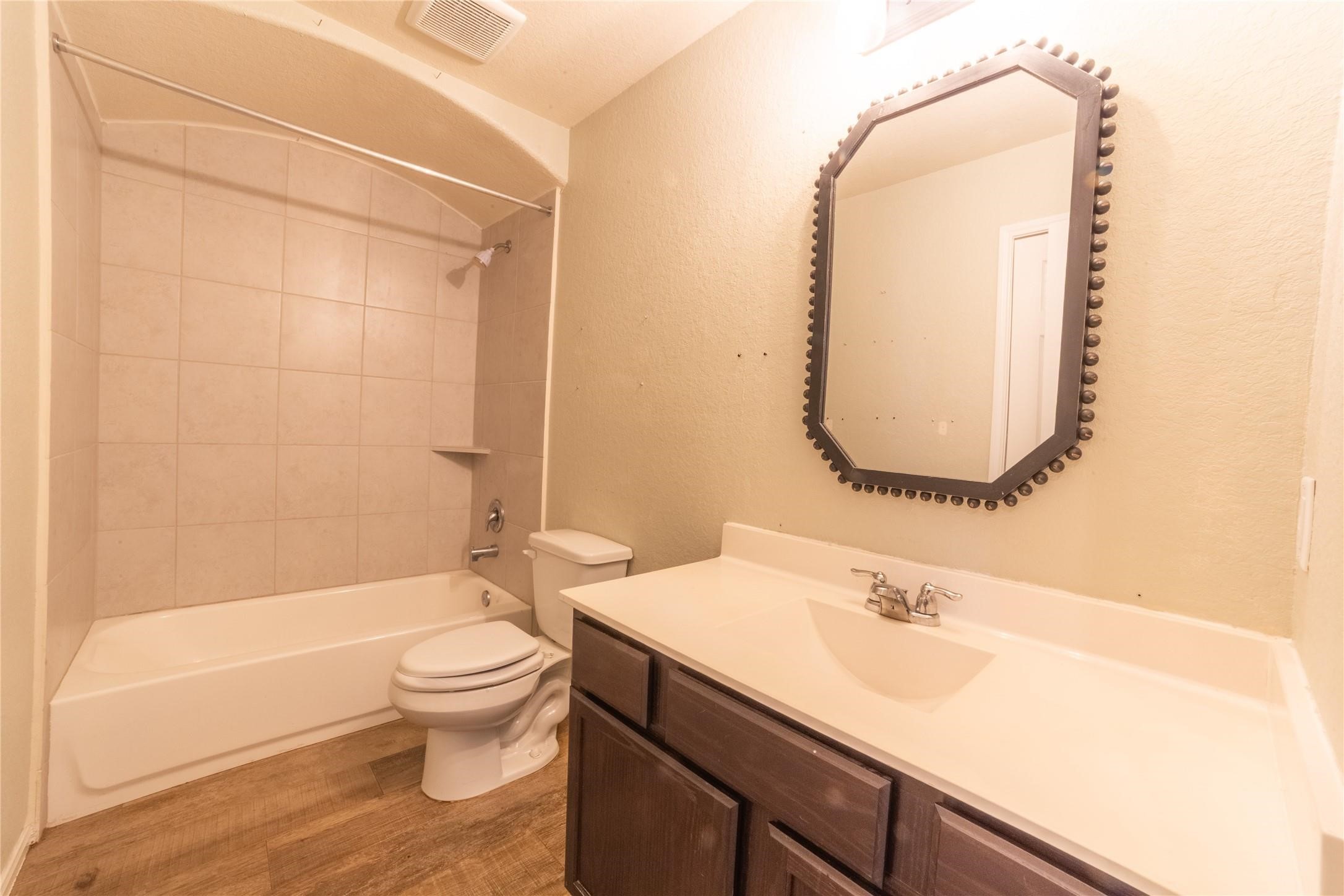 10510 Chestnut Path Way Tomball, TX 77375 - Photo 15 of 18 Secondary Bathroom