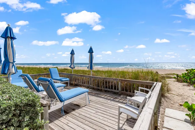 a view of a terrace with sitting area