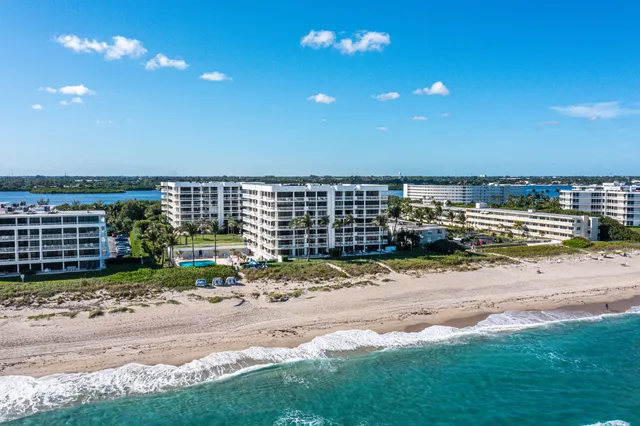 a view of a basketball court