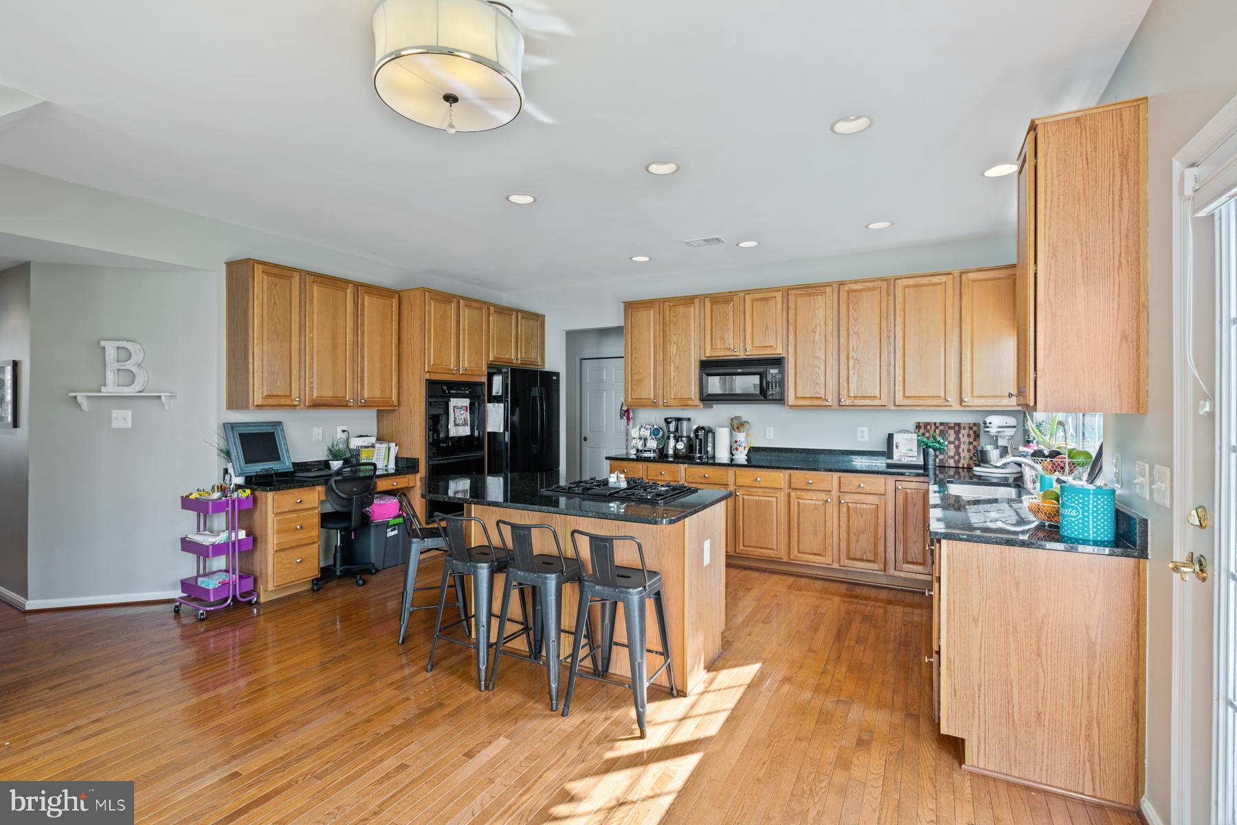 8773 Lords View Loop Gainesville, VA 20155 - Photo 18 of 44