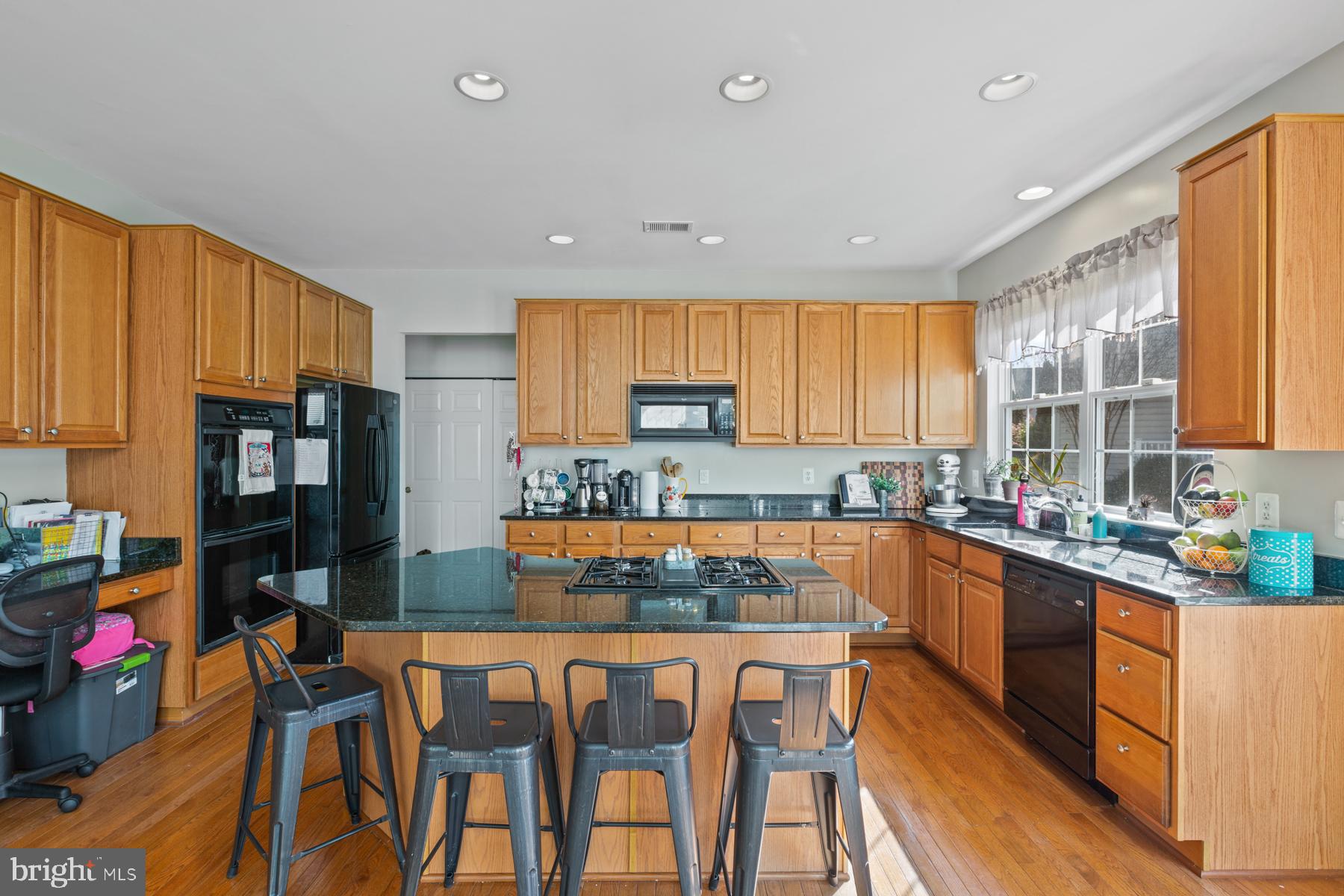 8773 Lords View Loop Gainesville, VA 20155 - Photo 19 of 44