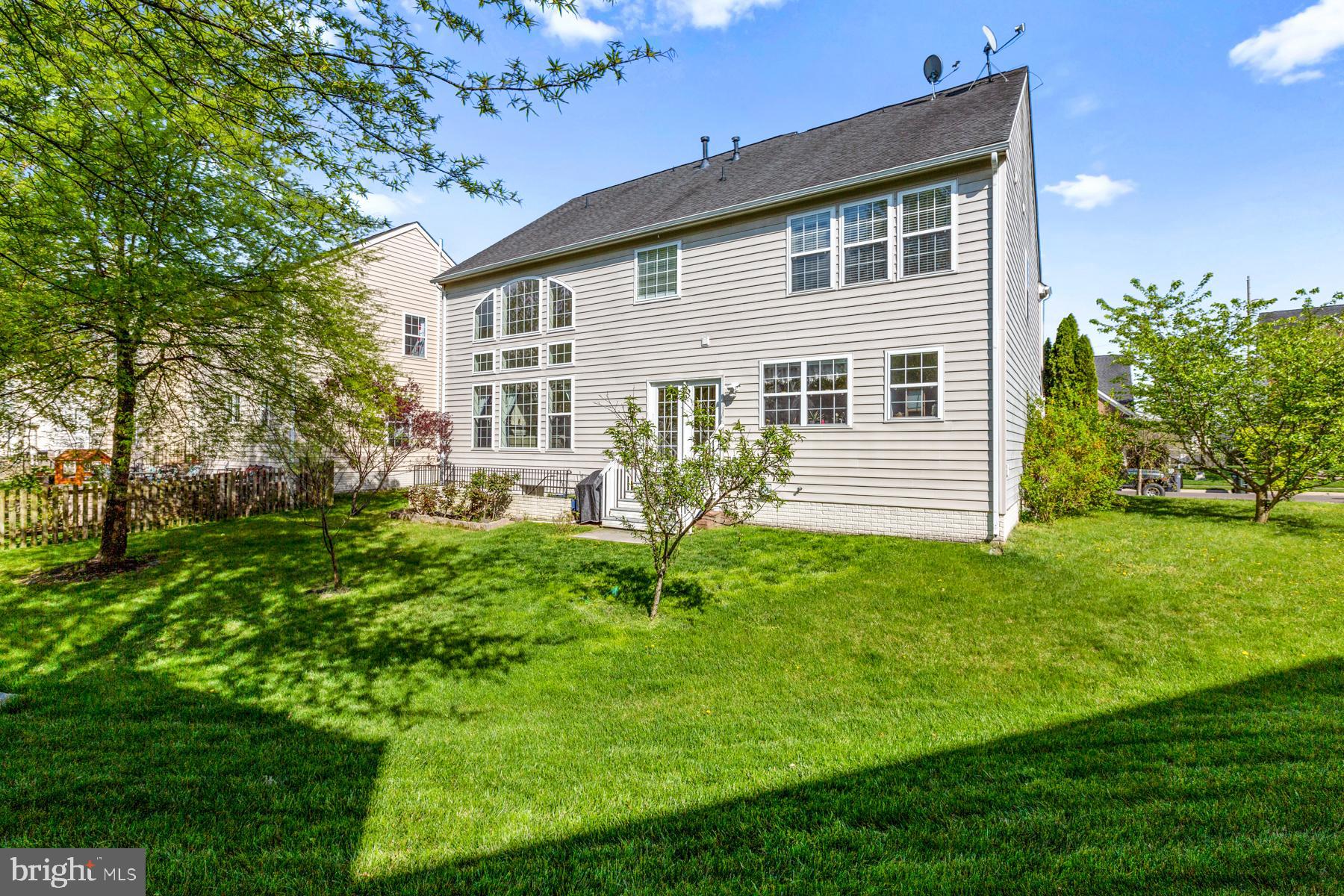 8773 Lords View Loop Gainesville, VA 20155 - Photo 3 of 44