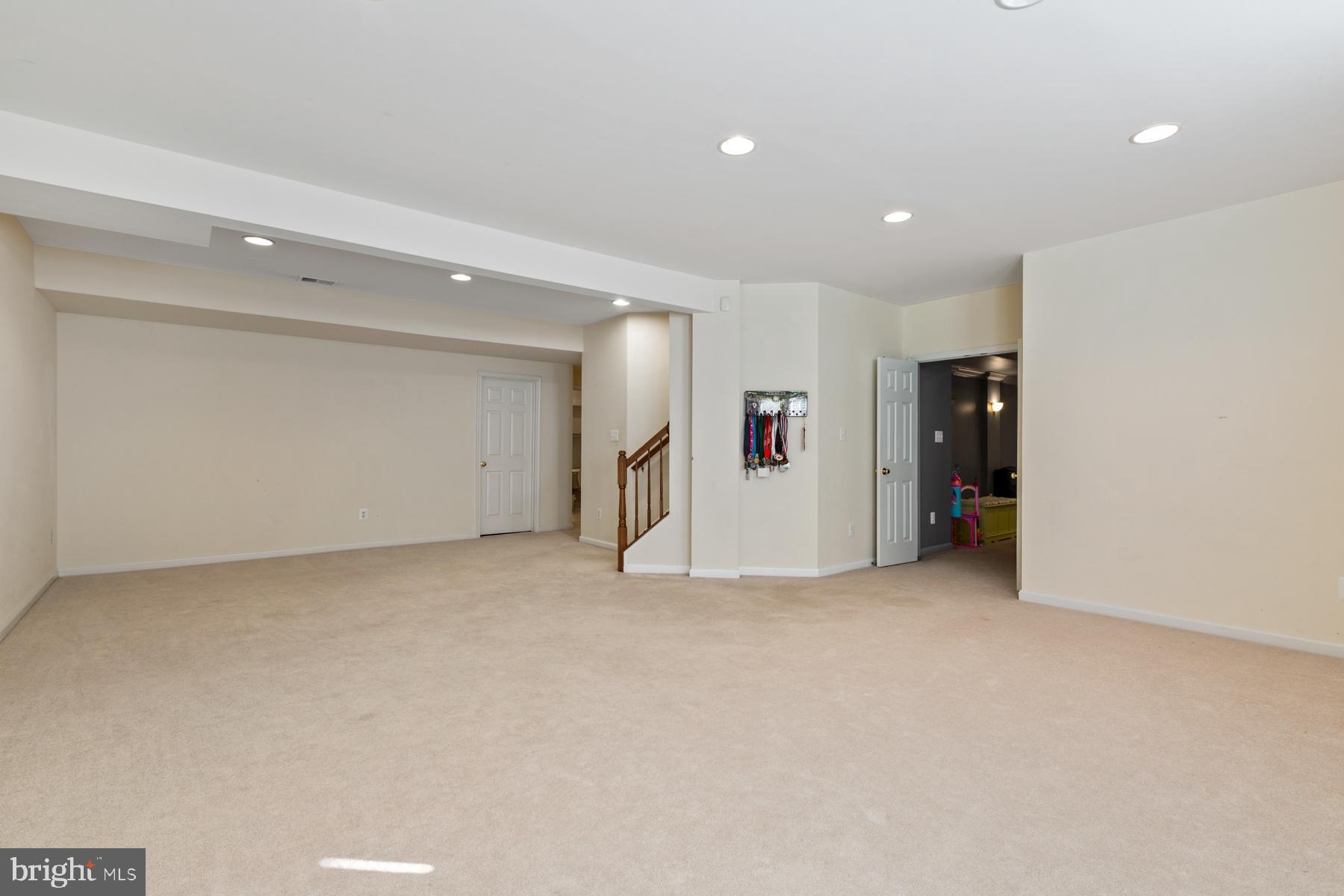 8773 Lords View Loop Gainesville, VA 20155 - Photo 40 of 44
