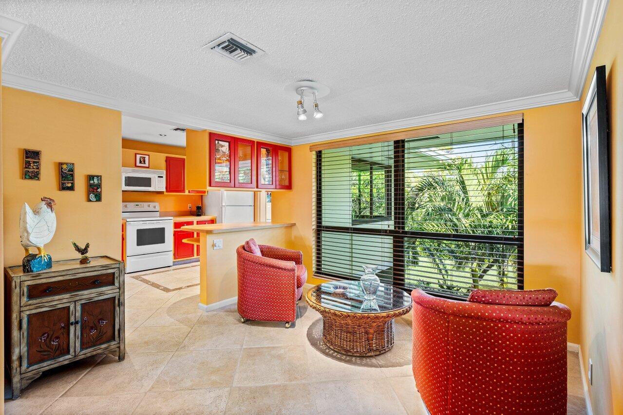 3715 Quail Ridge Drive, Unit BOBWHITE B Boynton Beach, FL 33436 - Photo 13 of 53 Sitting Area