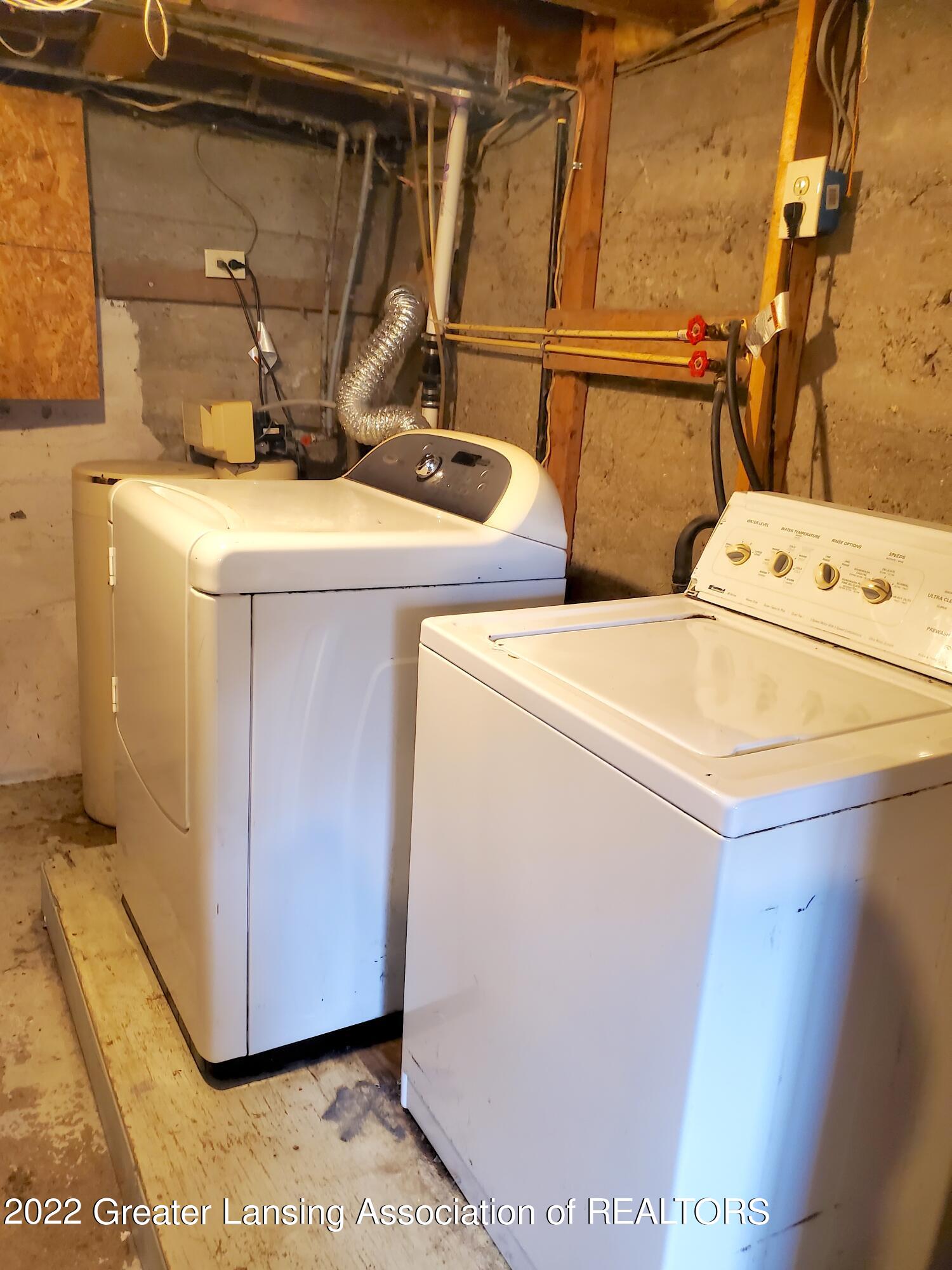 304 4th Street Blanchard, MI 49310 - Photo 22 of 23 Laundry Rm