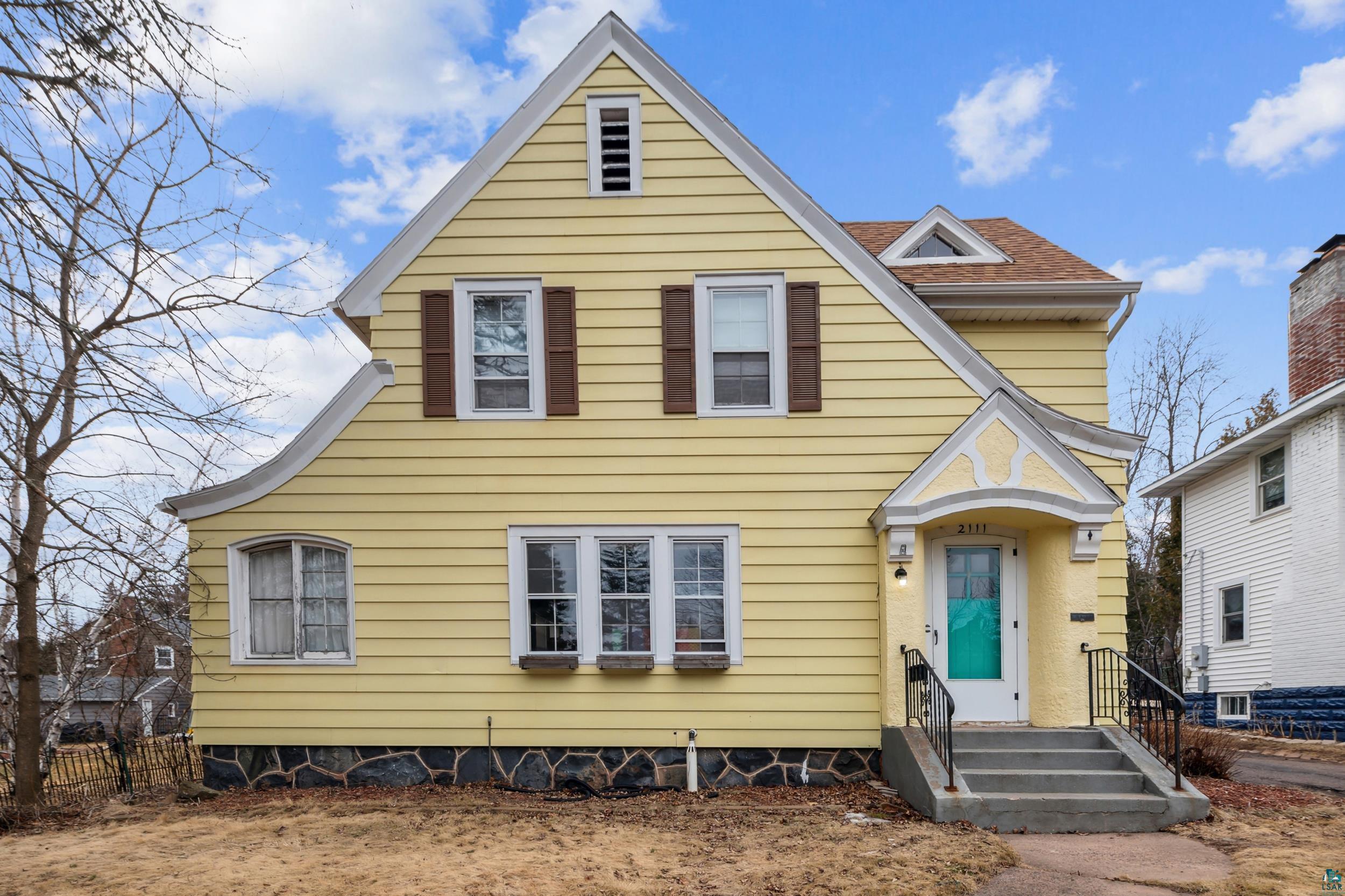 2111 Lakeview Drive Duluth, MN 55803 - Photo 1 of 21 View of front of house