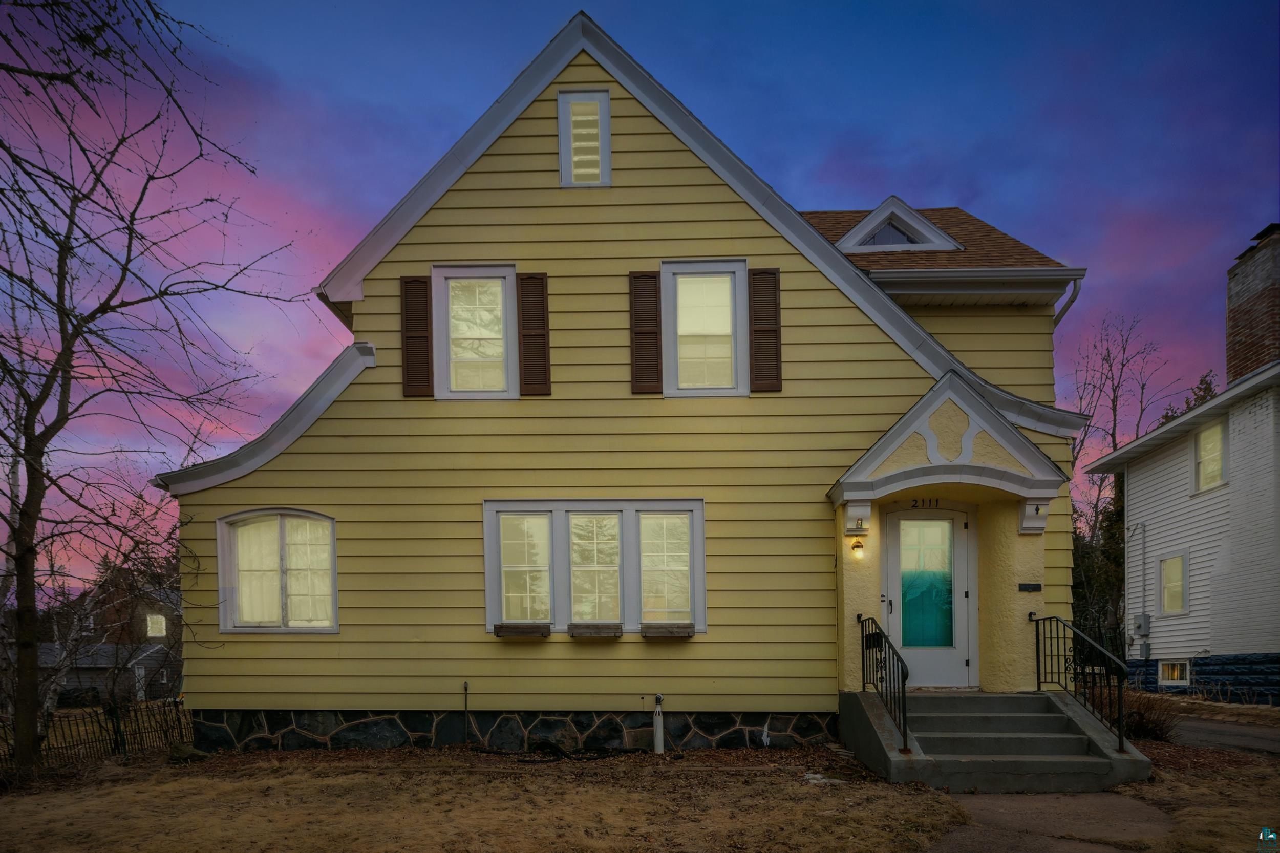 2111 Lakeview Drive Duluth, MN 55803 - Photo 3 of 21