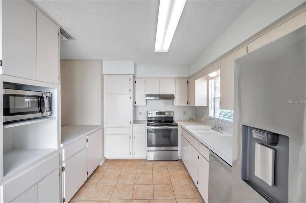 6632 Hickorywood Lane, Unit 4B New Port Richey, FL 34653 - Photo 14 of 40