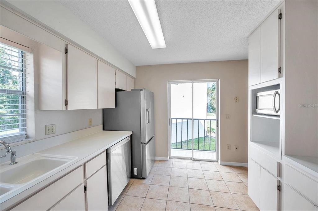 6632 Hickorywood Lane, Unit 4B New Port Richey, FL 34653 - Photo 18 of 40