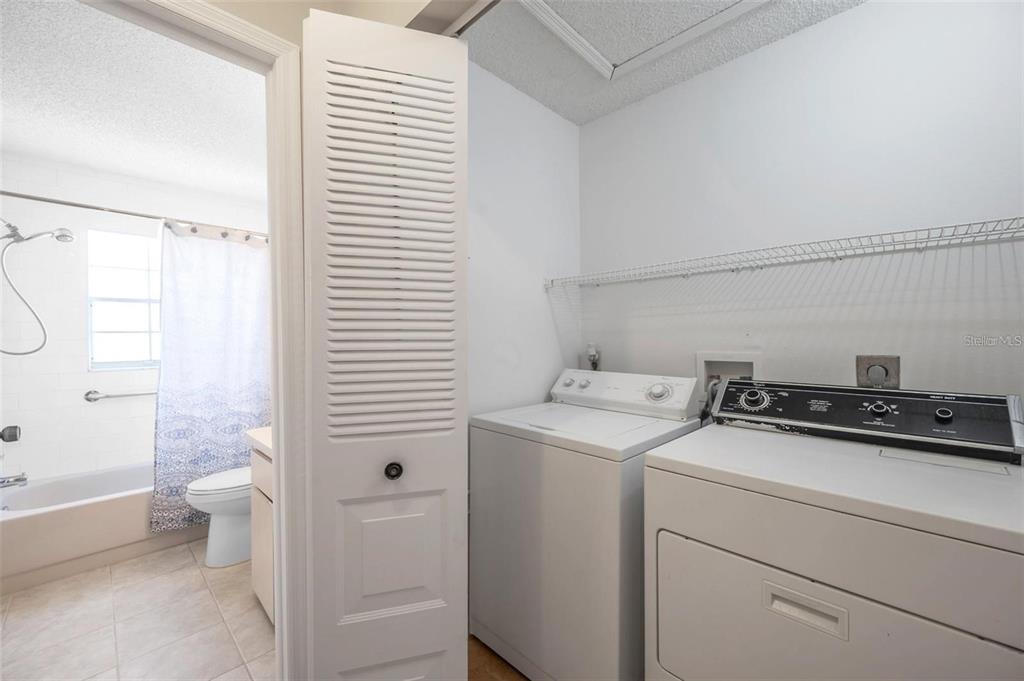 6632 Hickorywood Lane, Unit 4B New Port Richey, FL 34653 - Photo 20 of 40