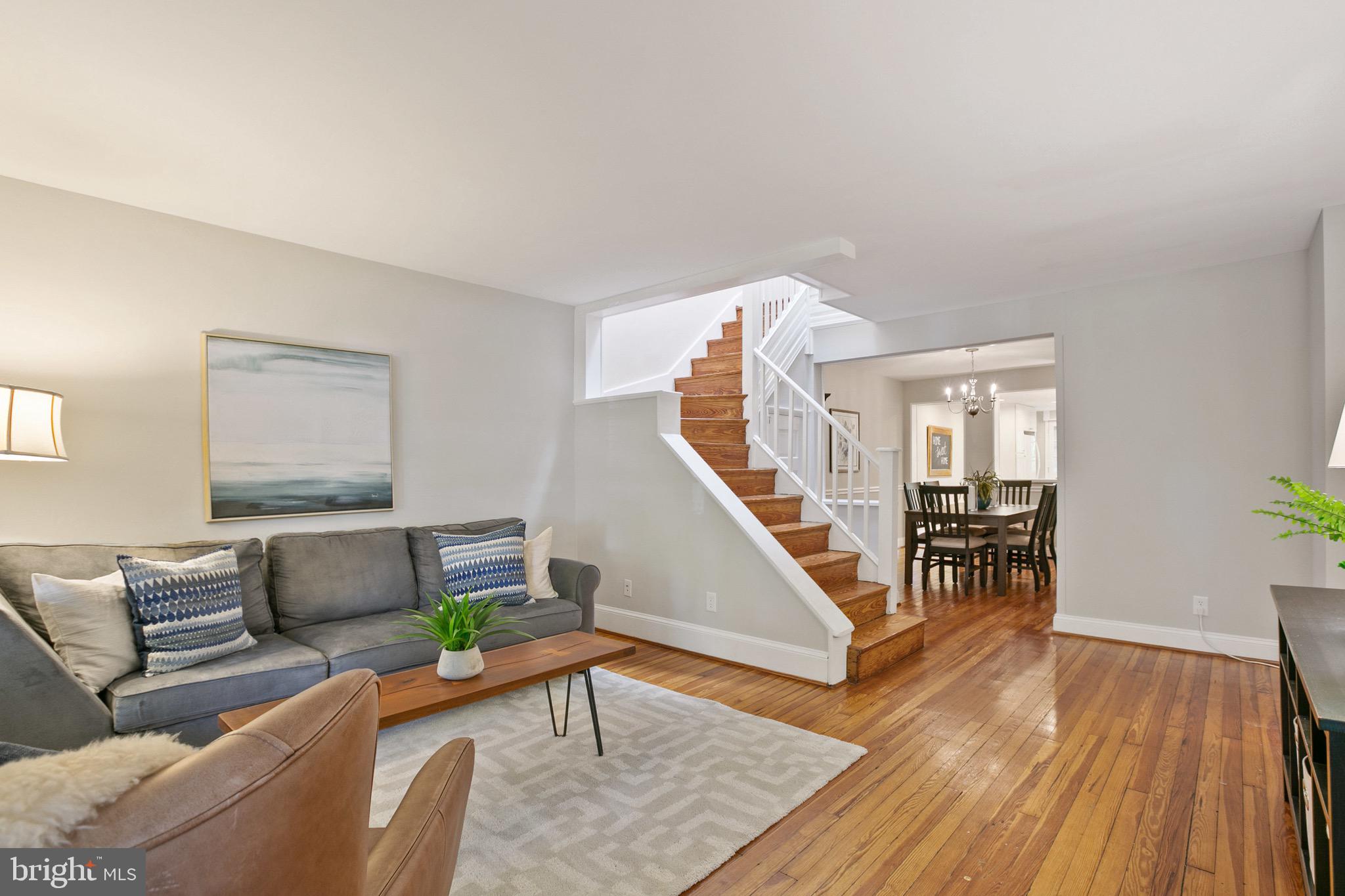 4514 Schenley Road Baltimore, MD 21210 - Photo 5 of 43 Spacious Living Room Entry