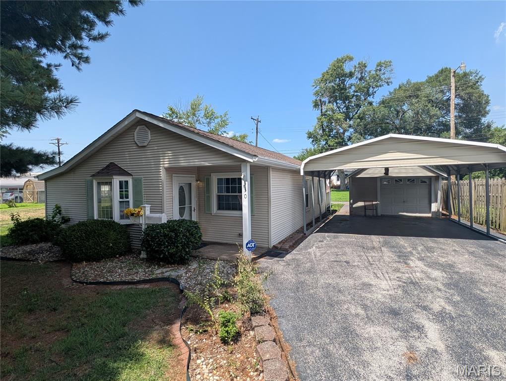 330 West Thomas Street Roxana, IL 62084 - Photo 1 of 17 Gallery Image 1