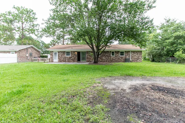 $1,875 | 212 Farmhill Drive, Summerville, SC 29483