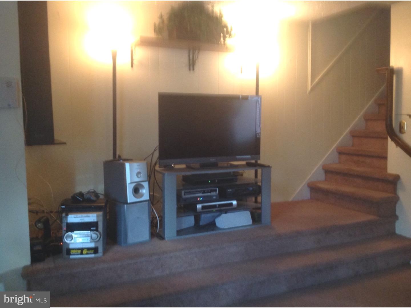 1154 Collings Road Camden, NJ 08104 - Photo 7 of 24