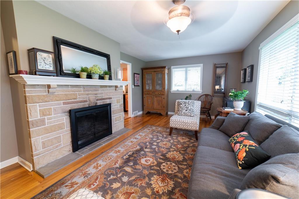 291 Limerick Road Wexford, PA 15090 - Photo 4 of 21 What a lovely, bright living room