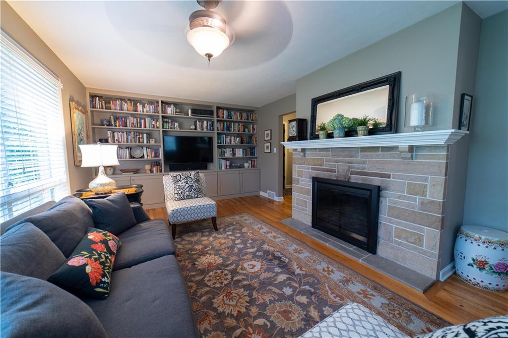 291 Limerick Road Wexford, PA 15090 - Photo 5 of 21 Fabulous built-ins adorn the front wall
