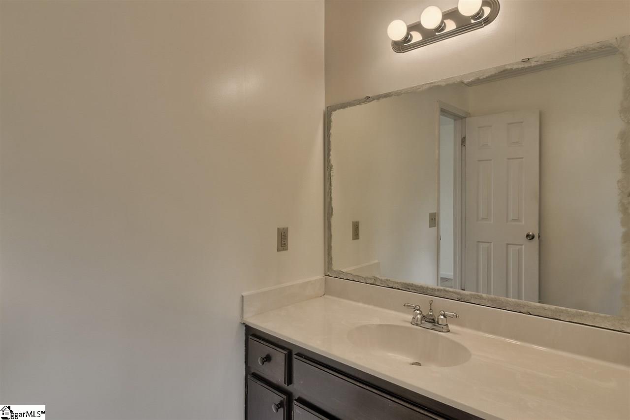 415 Quail Run Circle Fountain Inn, SC 29644 - Photo 20 of 35 Gallery Image 20