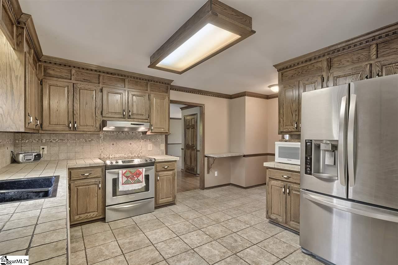 415 Quail Run Circle Fountain Inn, SC 29644 - Photo 3 of 35 Gallery Image 3