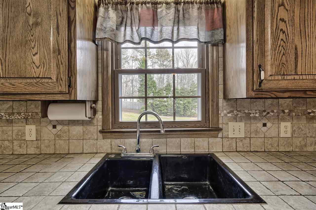 415 Quail Run Circle Fountain Inn, SC 29644 - Photo 5 of 35 Gallery Image 5