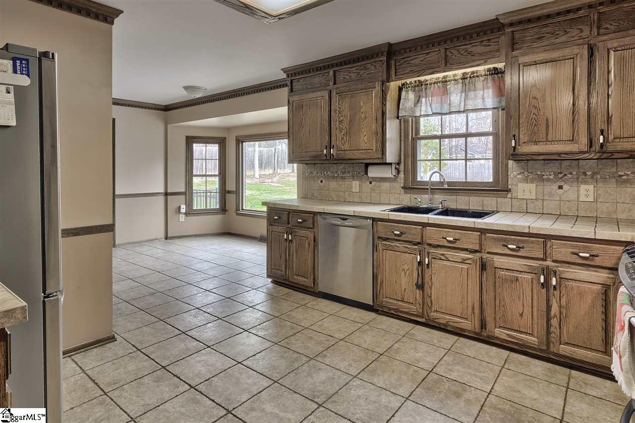 415 Quail Run Circle Fountain Inn, SC 29644 - Photo 6 of 35 Gallery Image 6