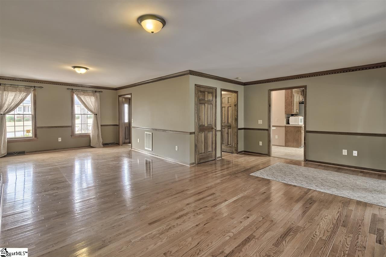 415 Quail Run Circle Fountain Inn, SC 29644 - Photo 9 of 35 Gallery Image 9
