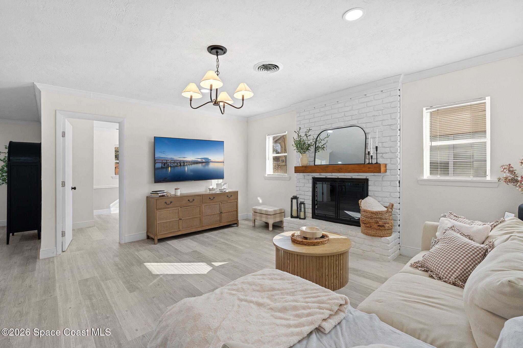 2319 Hunterfield Road Maitland, FL 32751 - Photo 18 of 48 Living Room Views