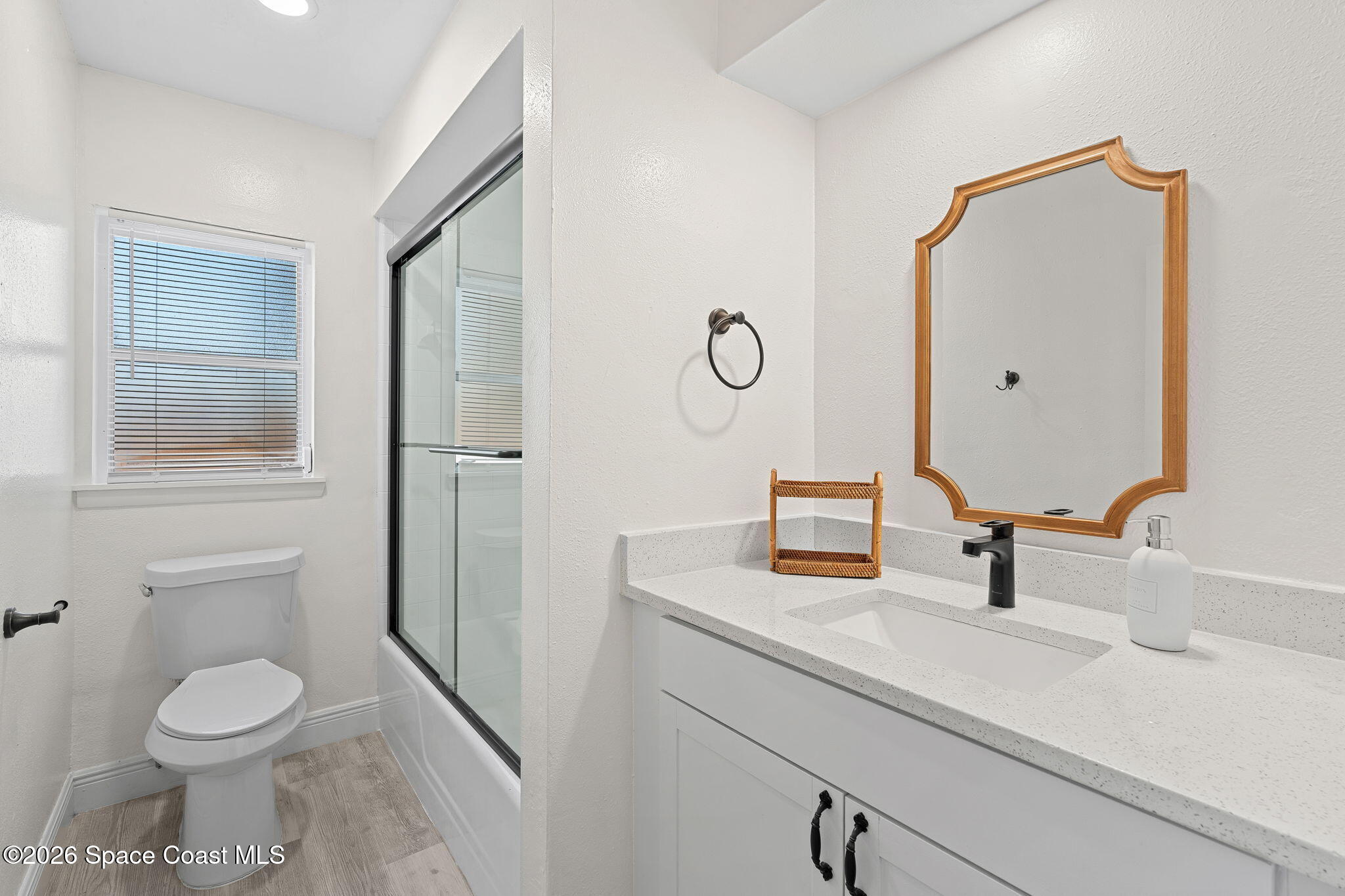 2319 Hunterfield Road Maitland, FL 32751 - Photo 27 of 48 Guest Bathroom Views